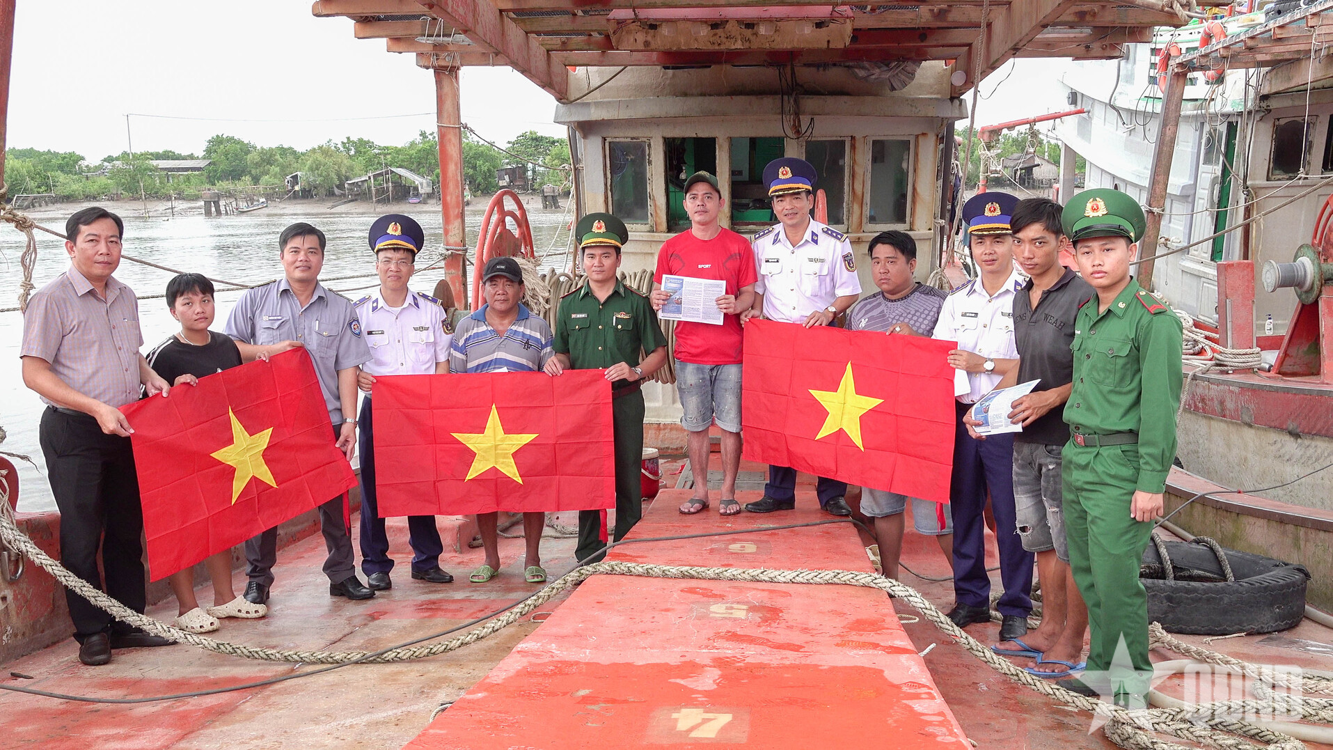 Hải đoàn 42: Đẩy mạnh tuyên truyền phòng, chống khai thác IUU cho ngư dân bằng nhiều giải pháp thiết thực, hiệu quả

